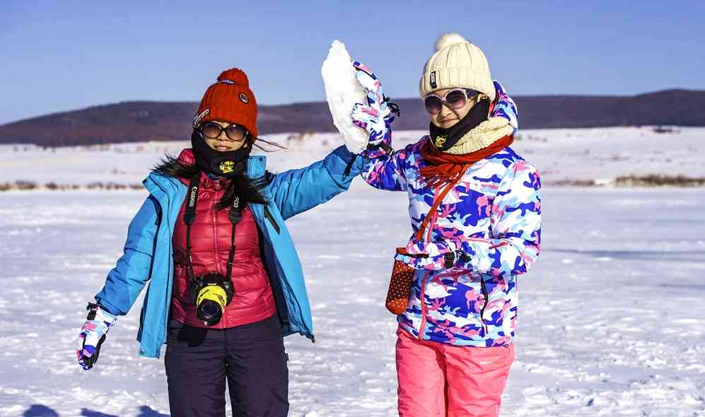 寒假带孩子来东北，玩雪冬捕感受民俗村