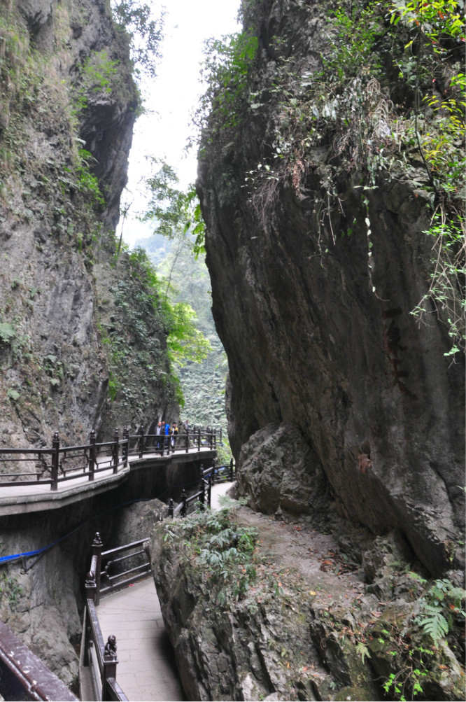 峨眉山一线天