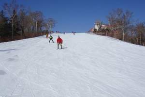 冬天石家庄哪个景区最好玩（秦皇古道滑雪加白鹿温泉二日游）